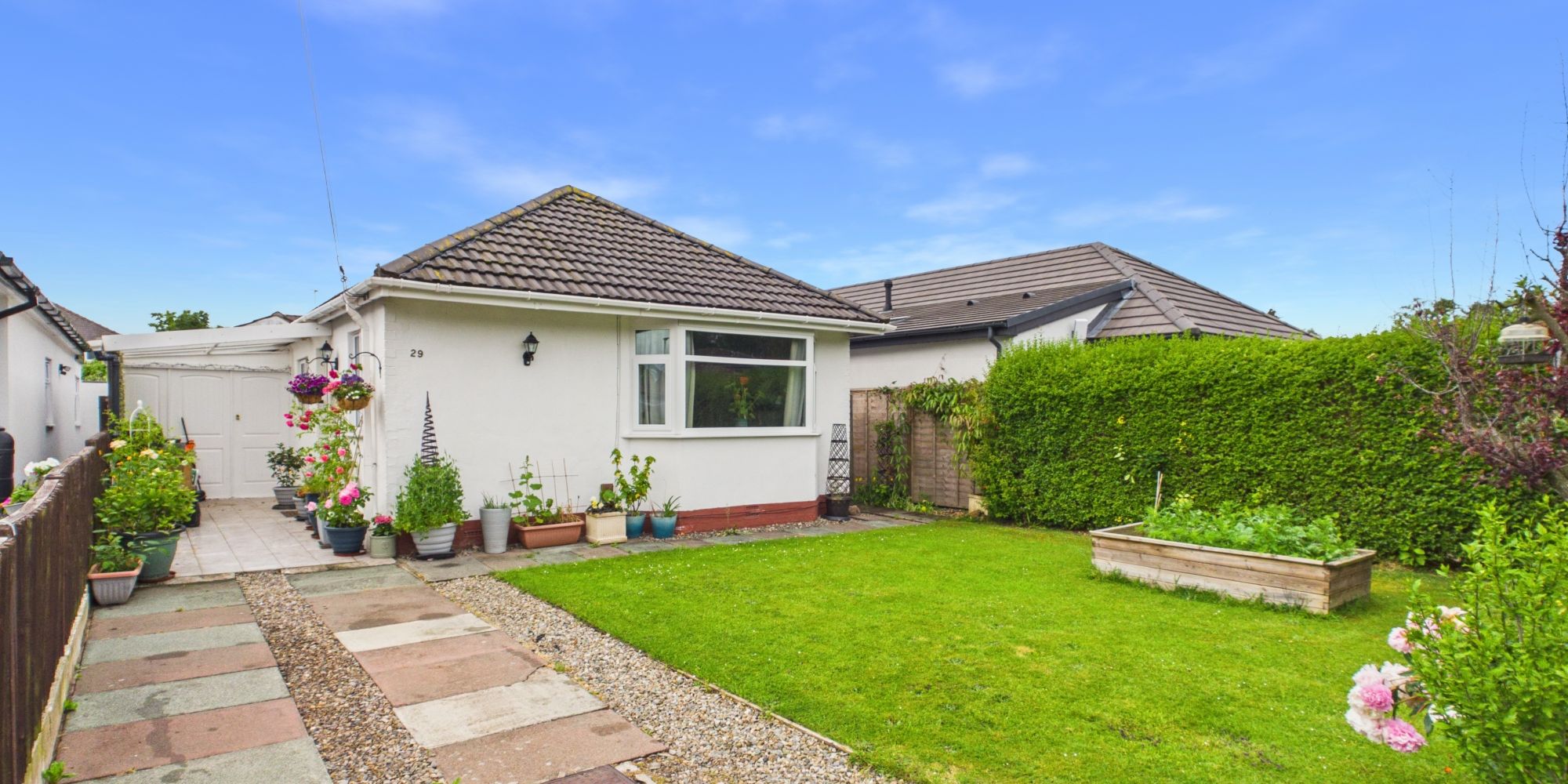 Oakfield Avenue, Upton, CH2