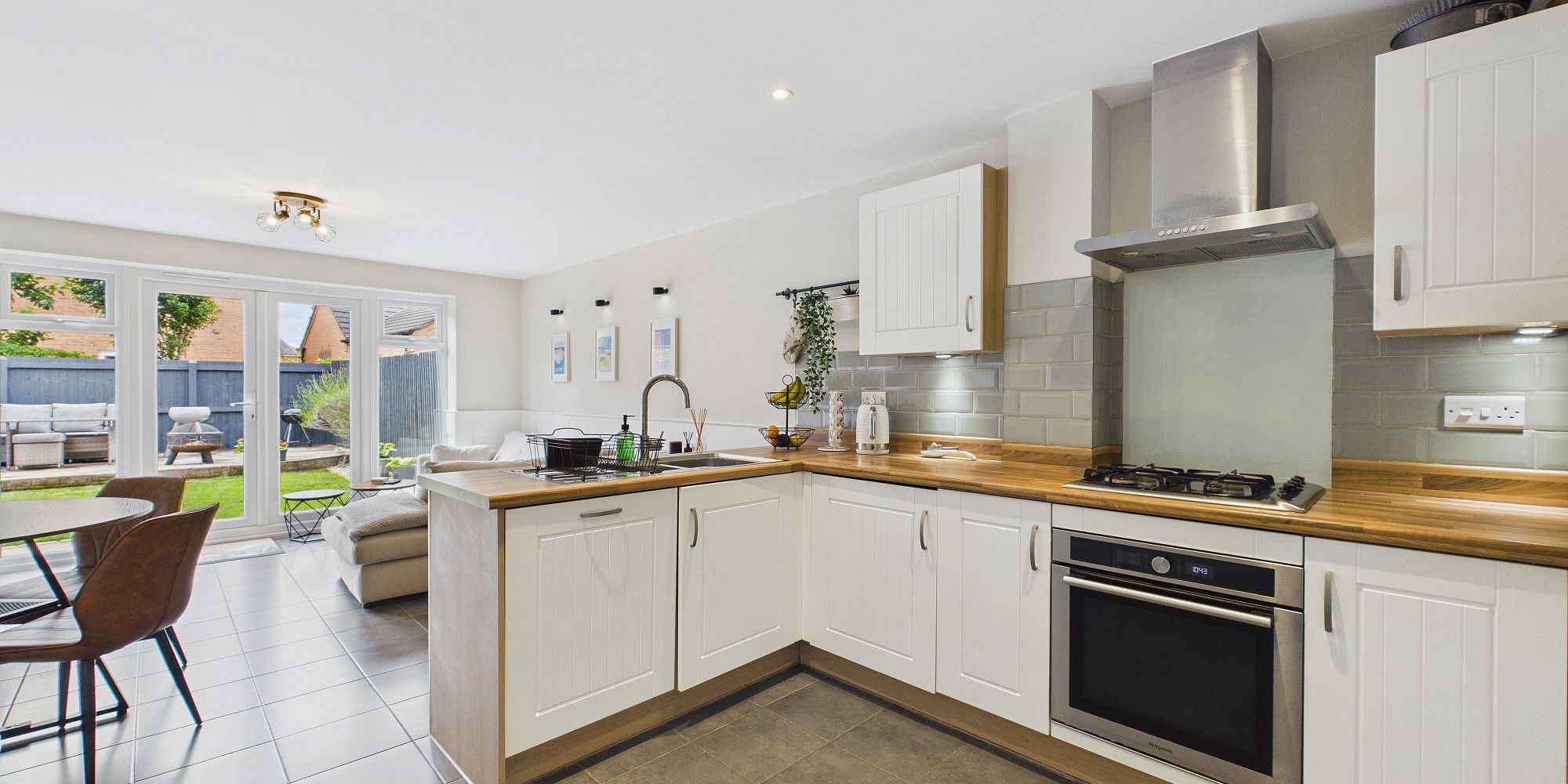Manners Court, Saighton, CH3