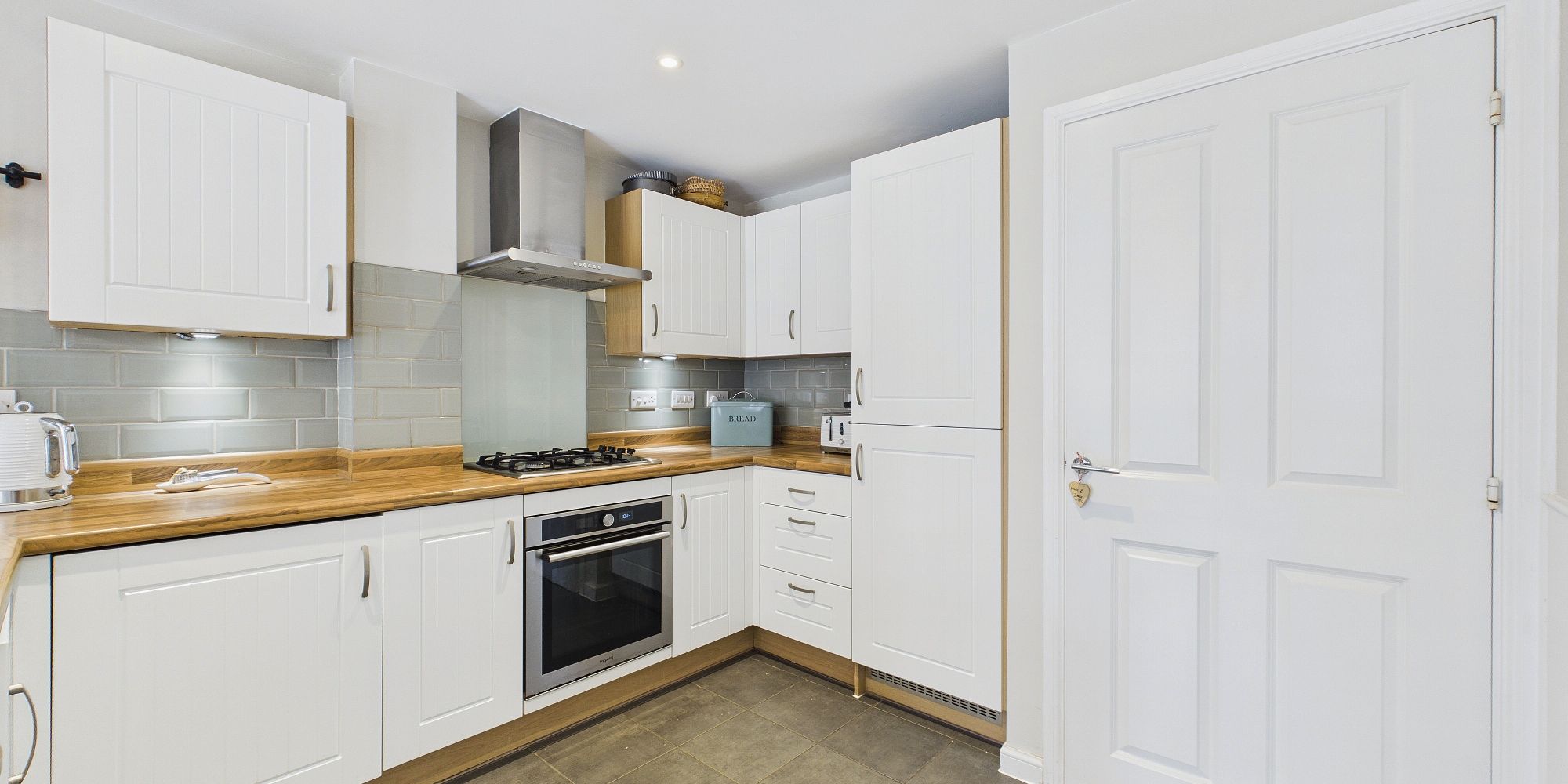 Manners Court, Saighton, CH3