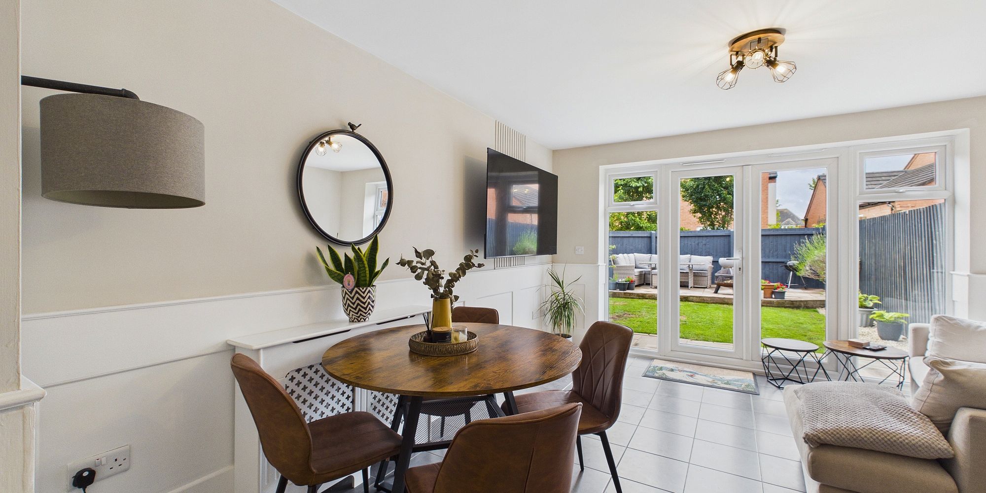 Manners Court, Saighton, CH3