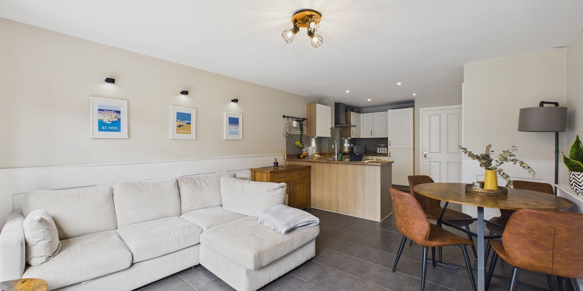 Manners Court, Saighton, CH3