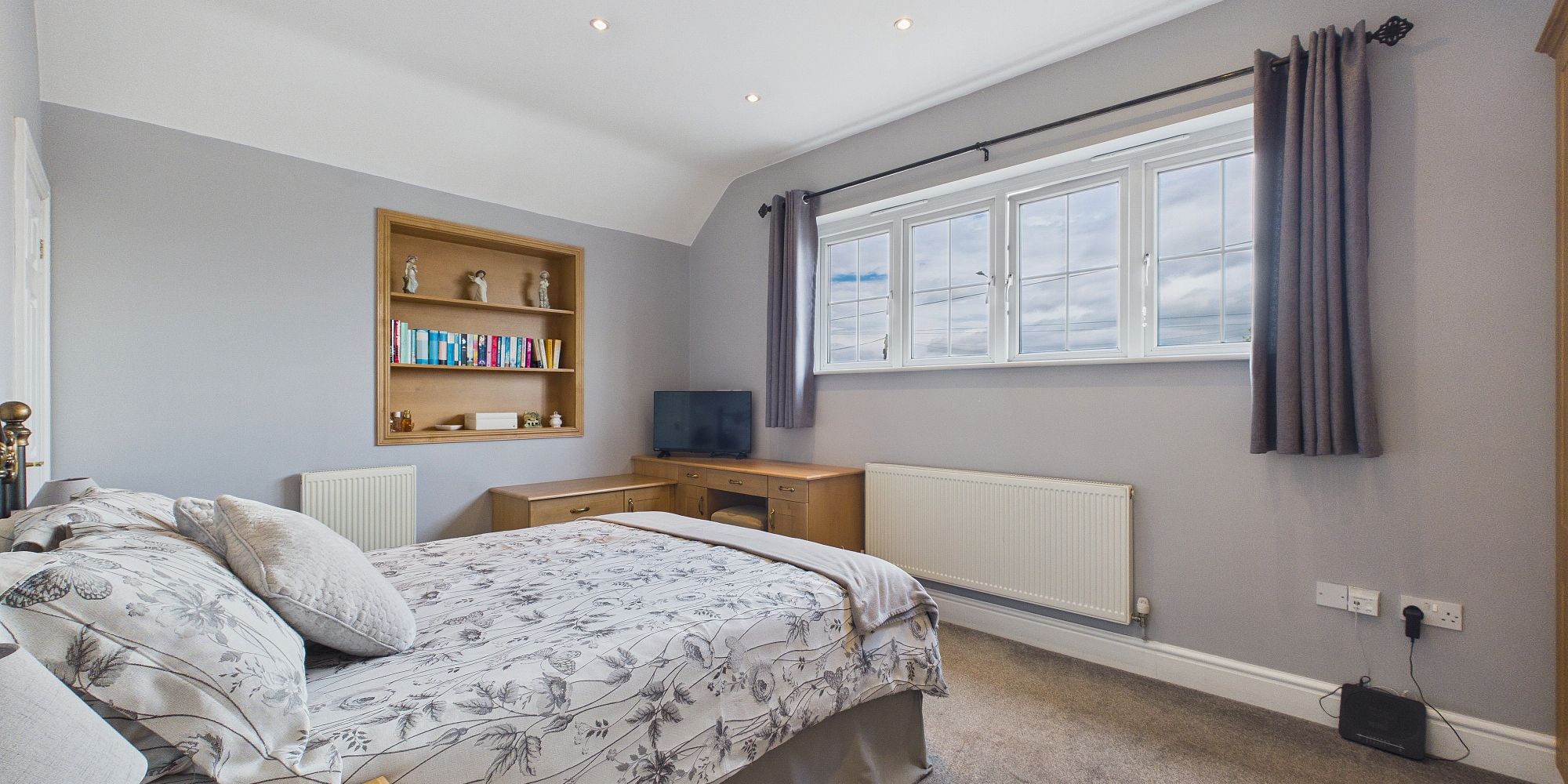 Chester Road, Broughton, CH4