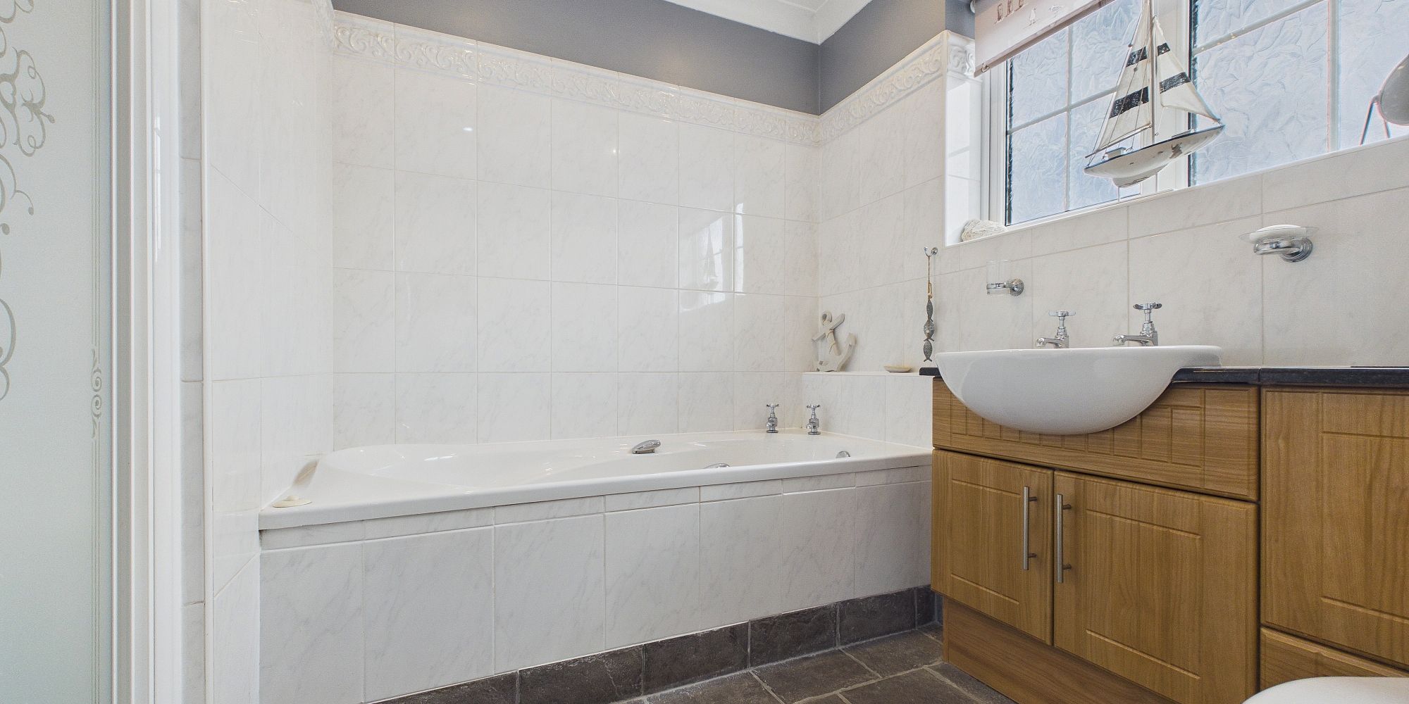 Chester Road, Broughton, CH4