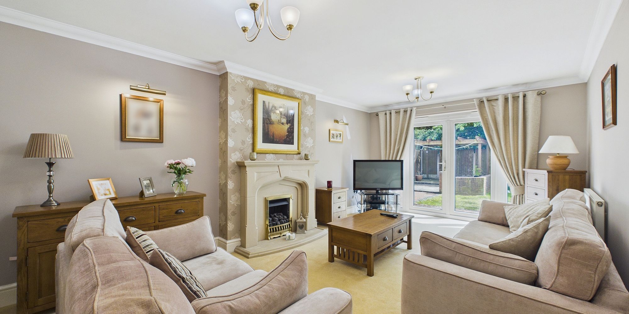 Chester Road, Broughton, CH4