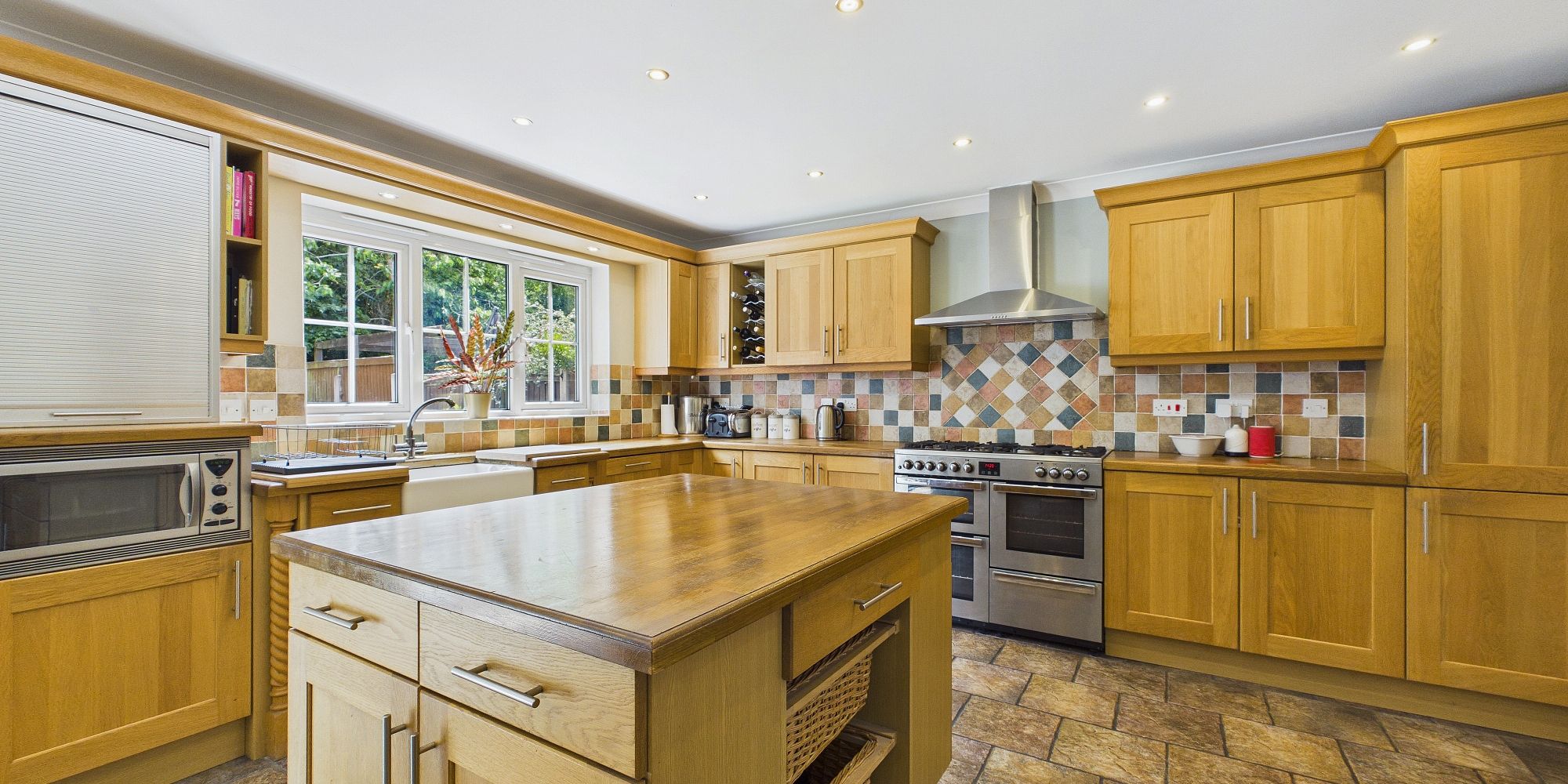 Chester Road, Broughton, CH4