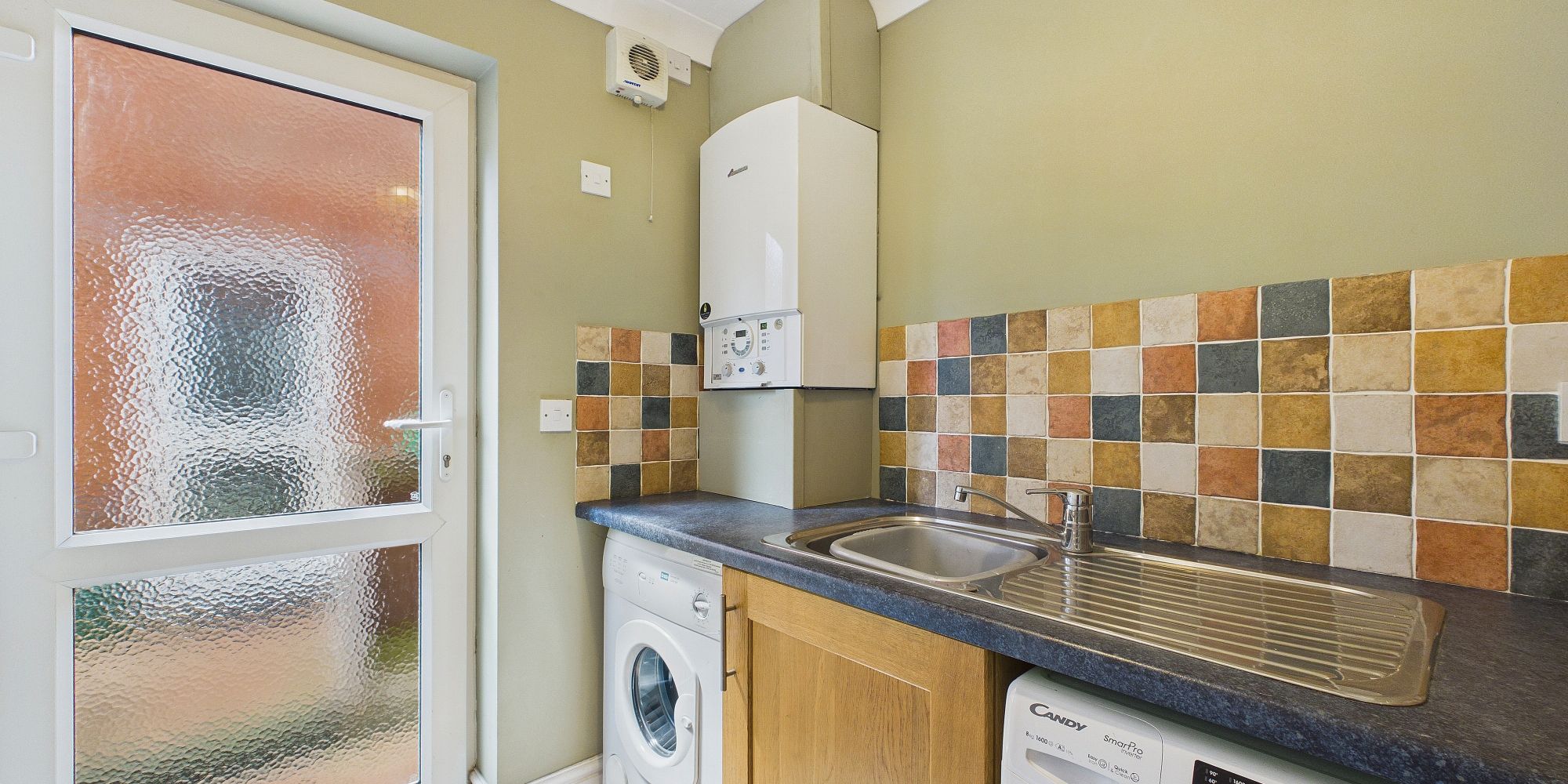 Chester Road, Broughton, CH4