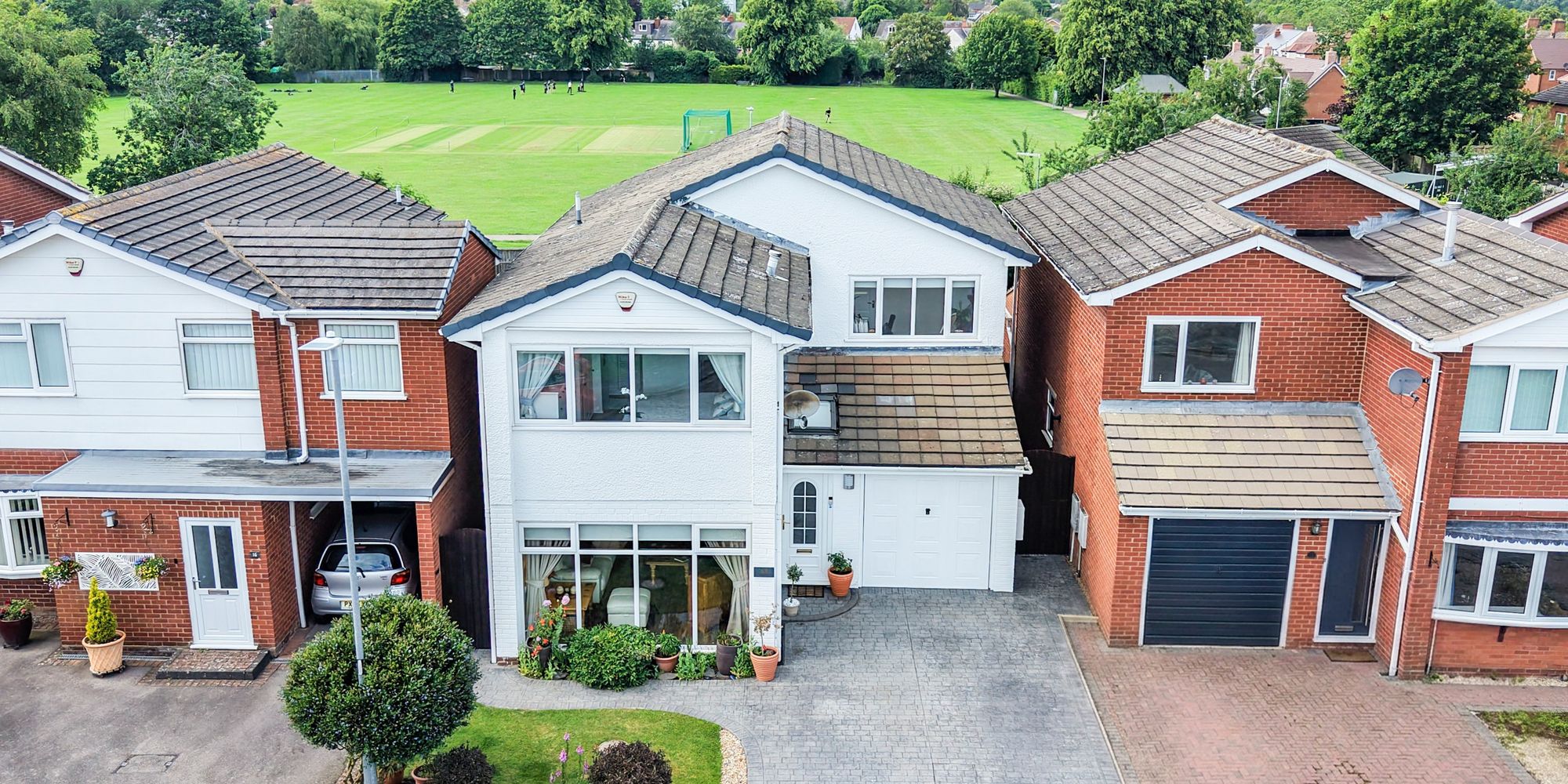 14 Grove Park, Burbage, LE10 2BJ