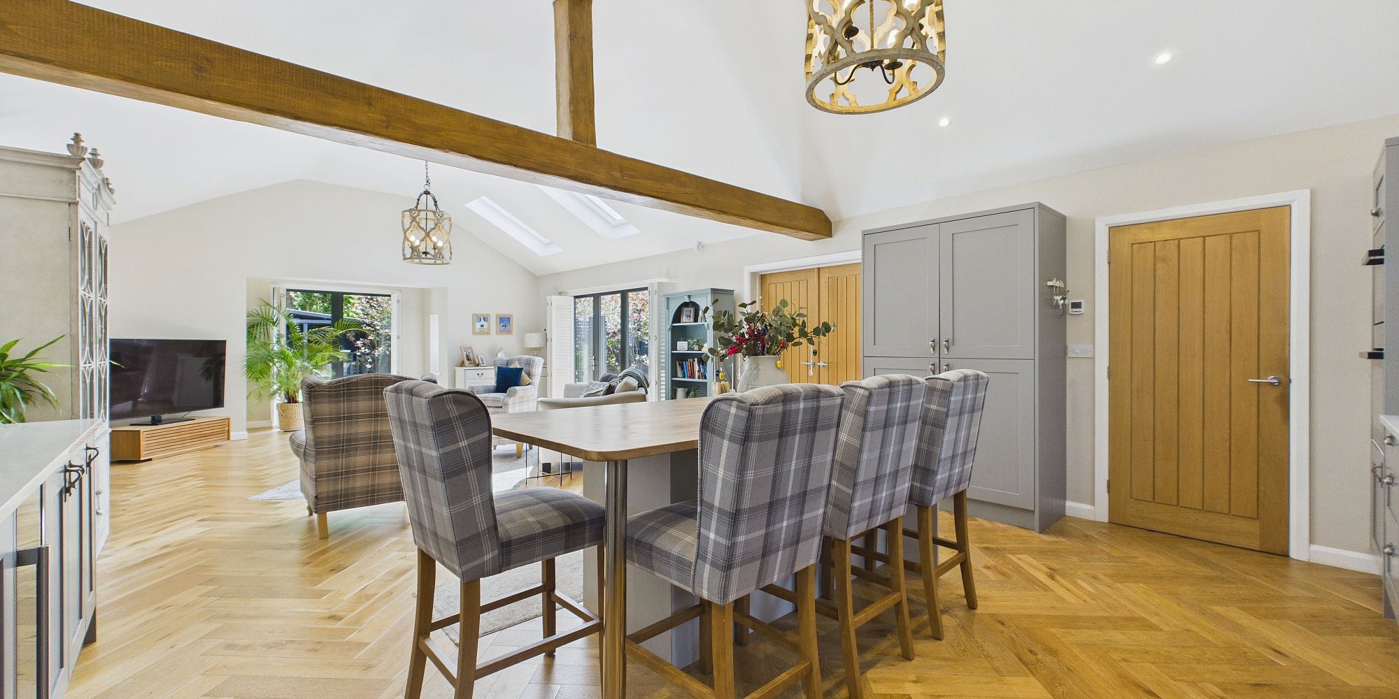 Flag Lane South, Upton, CH2