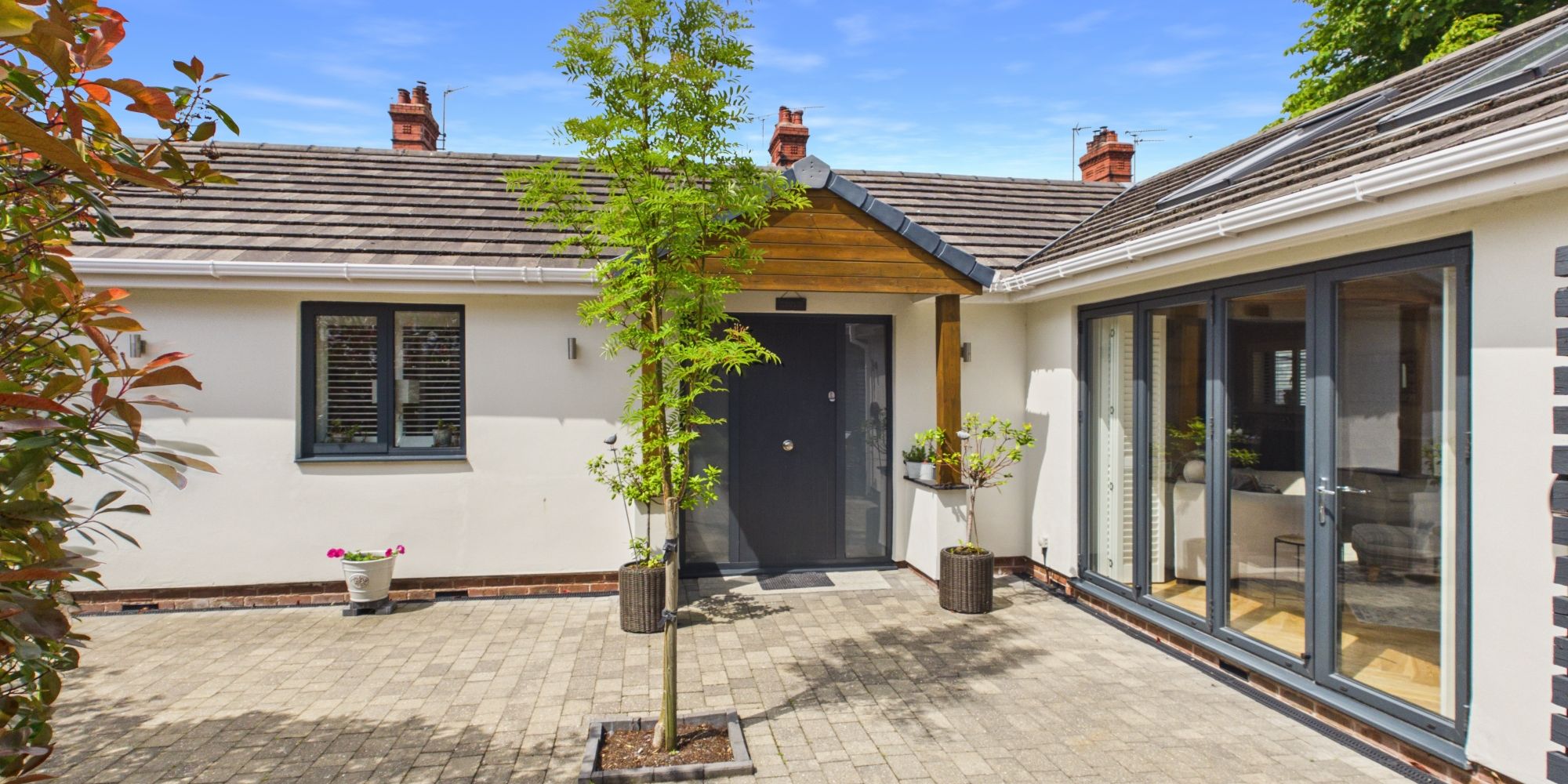 Flag Lane South, Upton, CH2