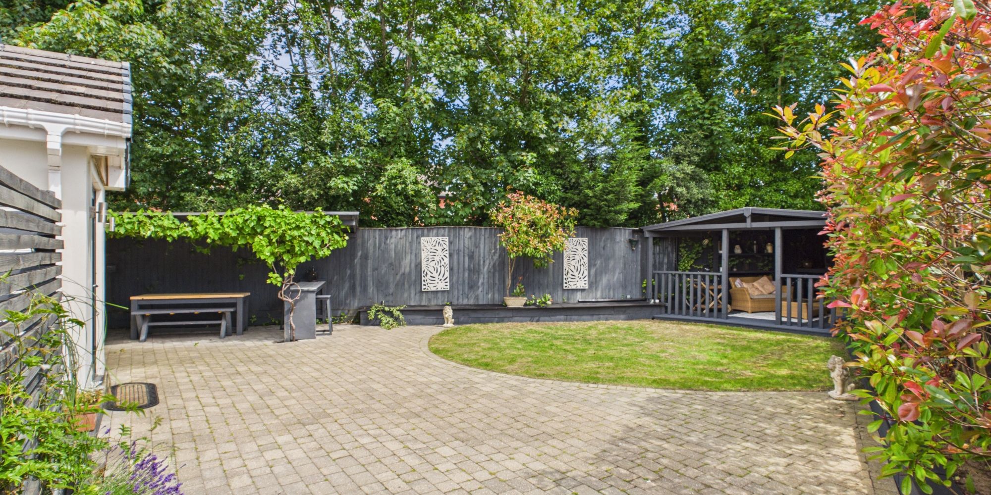 Flag Lane South, Upton, CH2