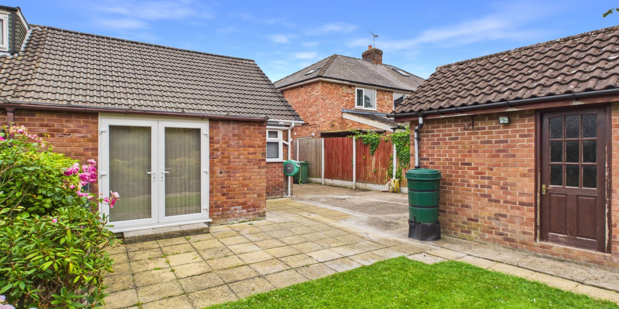 Grove Gardens, Littleton, CH3
