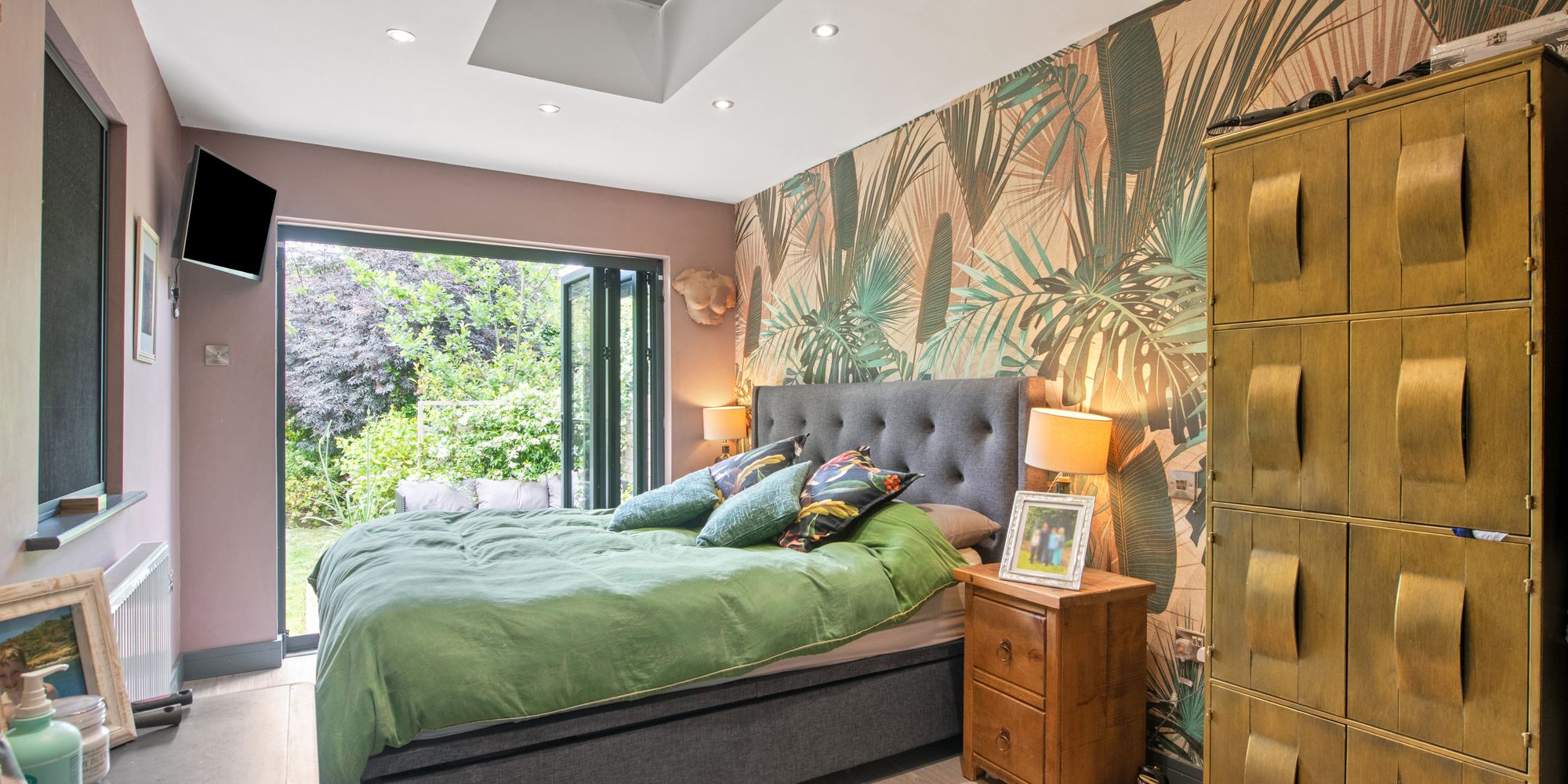 image representing Elm Drive, Carlton, NG4
