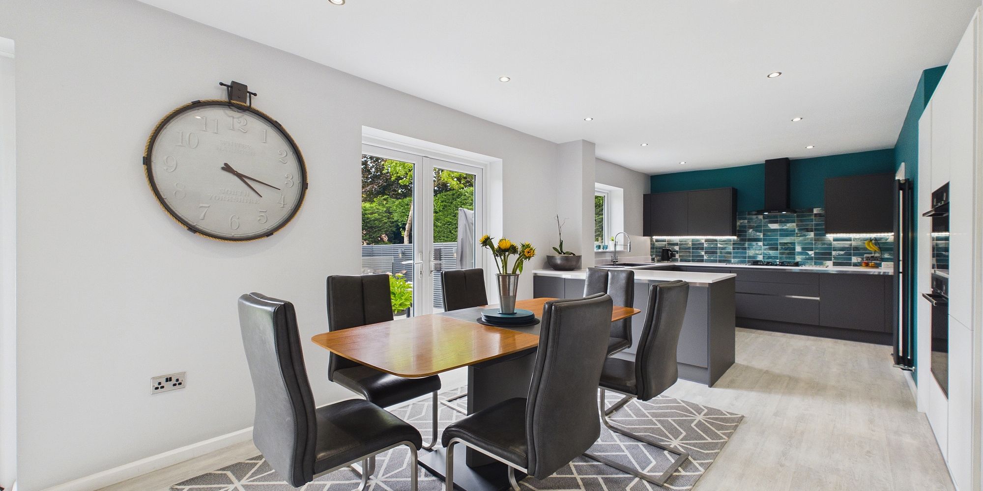 Manor Park, Great Barrow, CH3