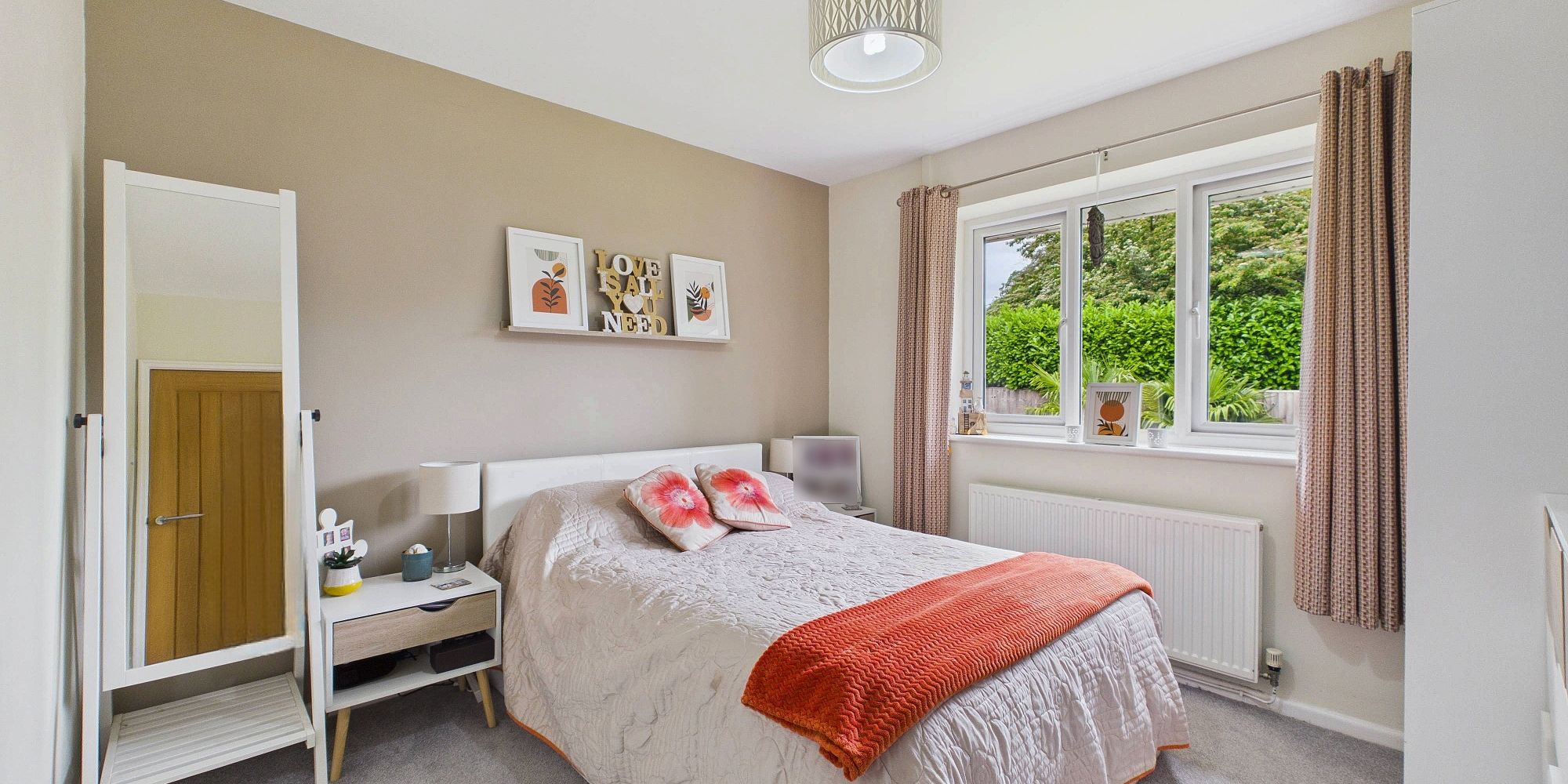 Manor Park, Great Barrow, CH3