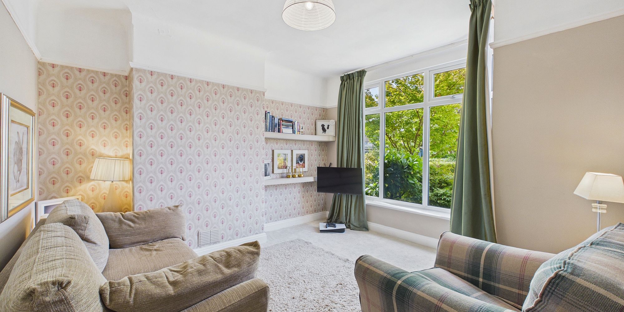 Oakfield Drive, Upton, CH2