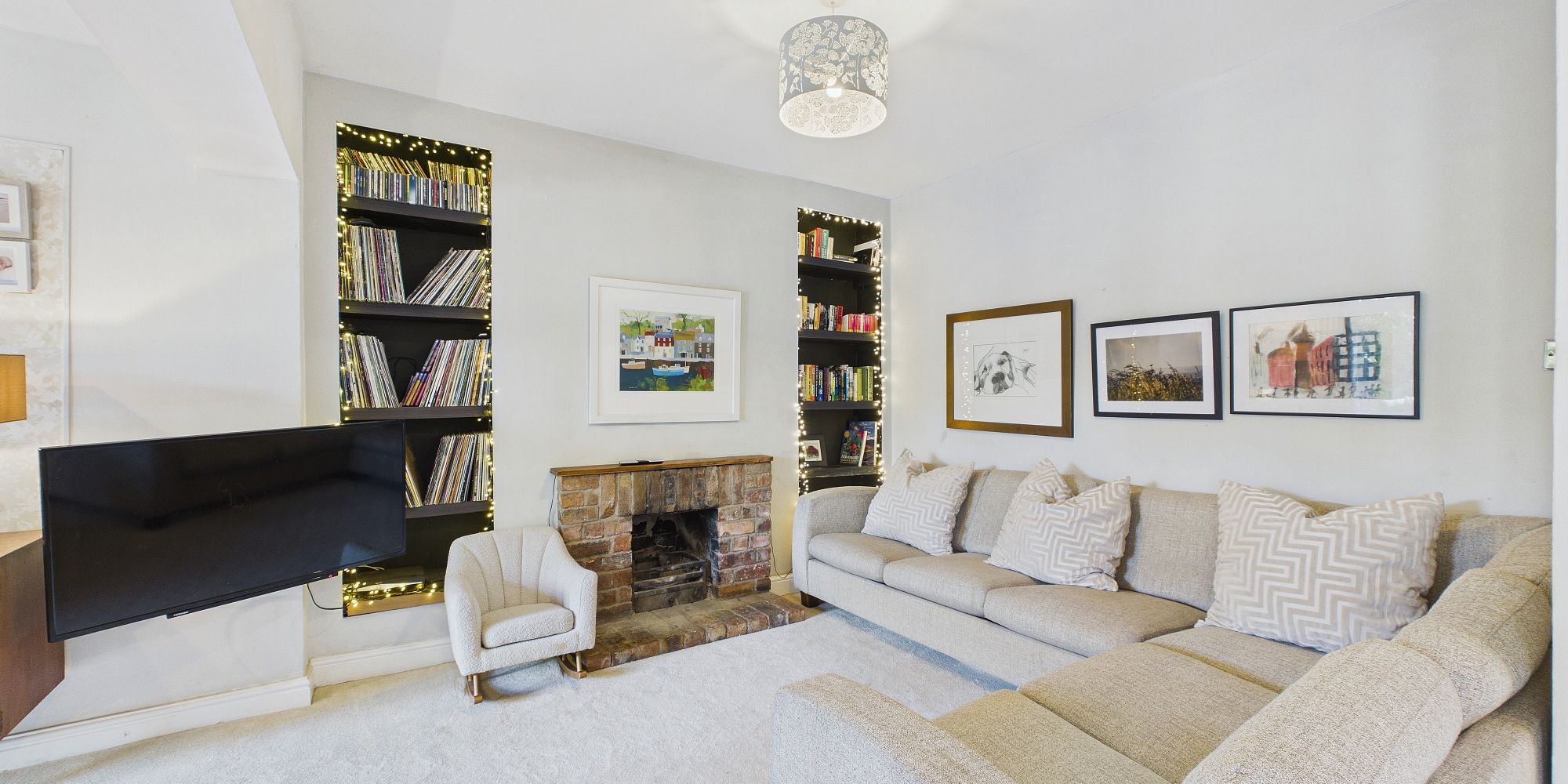Oakfield Drive, Upton, CH2