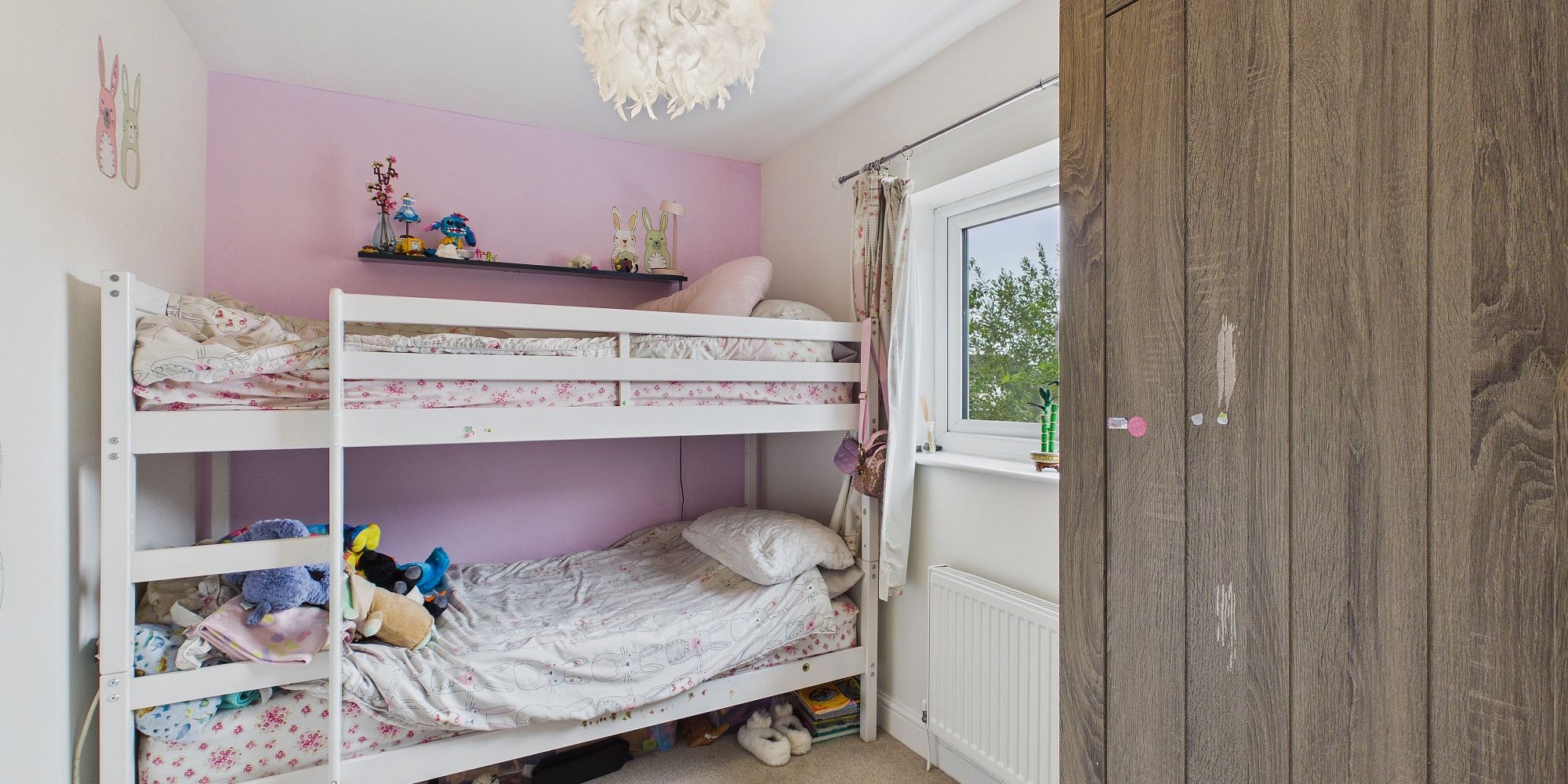 Queens Crescent, Upton, CH2