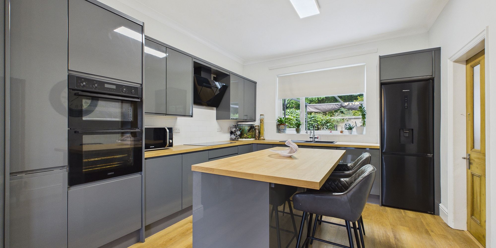 Brook Lane, Newton, CH2