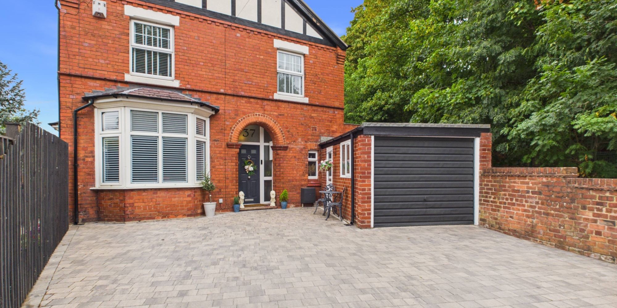 Brook Lane, Newton, CH2