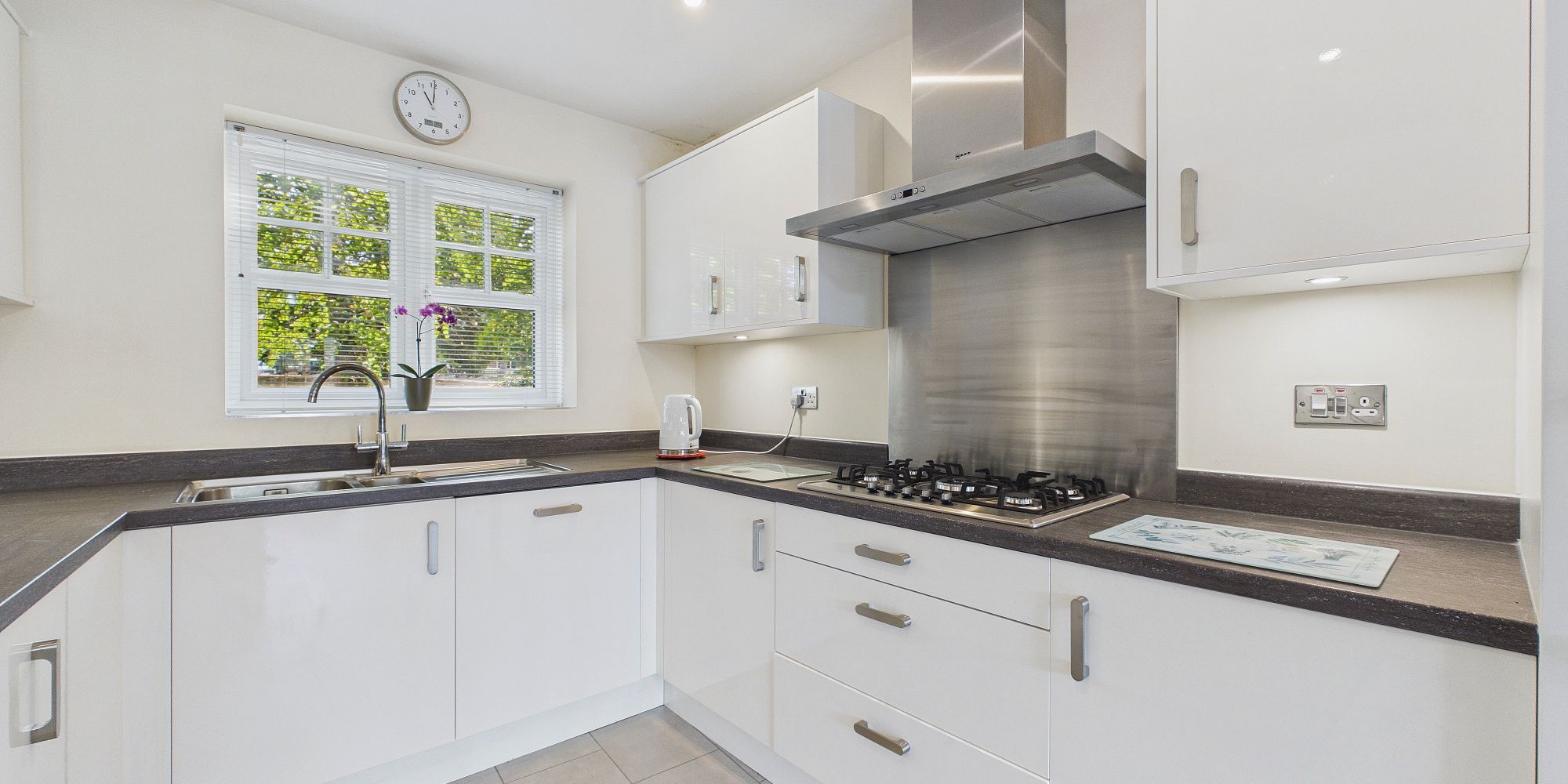 Upton Grange, Upton, CH2
