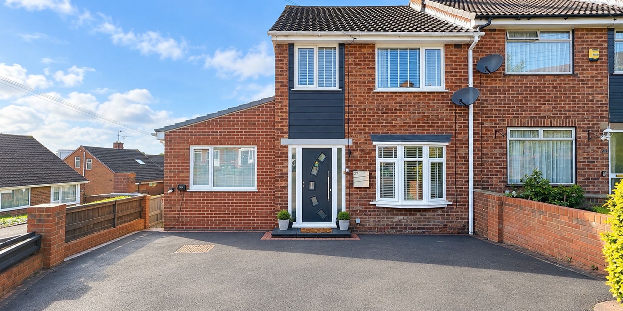 27 Orchard Close, Nuneaton, CV10 0NE