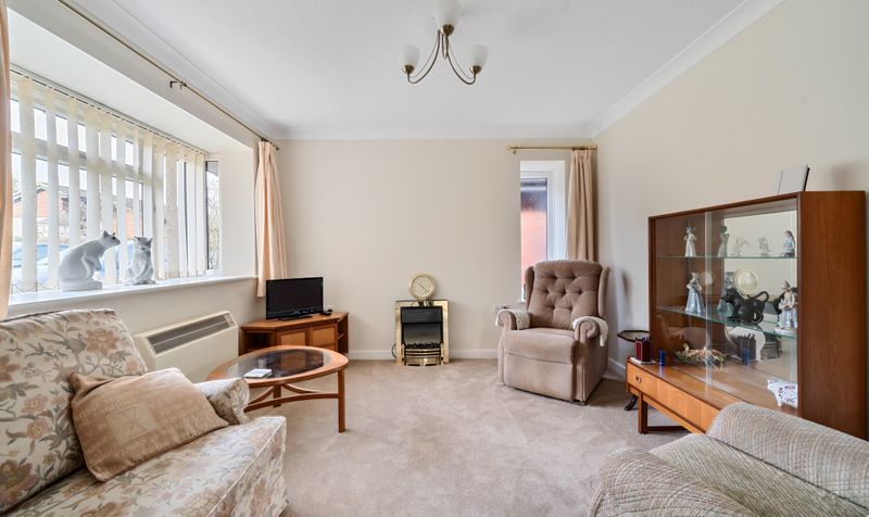 Oakmead Green, Epsom, KT18