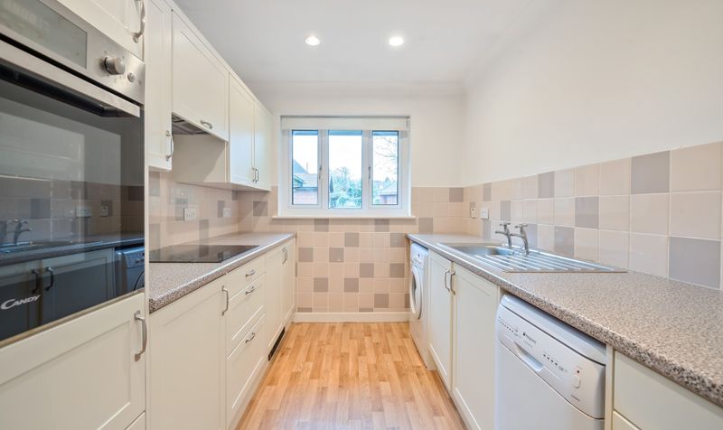 Oakmead Green, Epsom, KT18