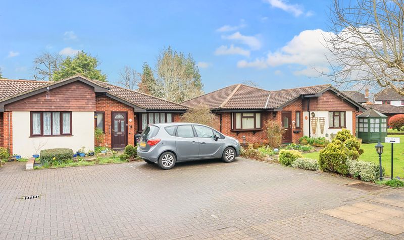 Oakmead Green, Epsom, KT18