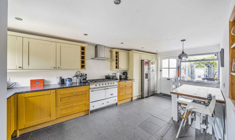 Middle Road, Leatherhead, KT22