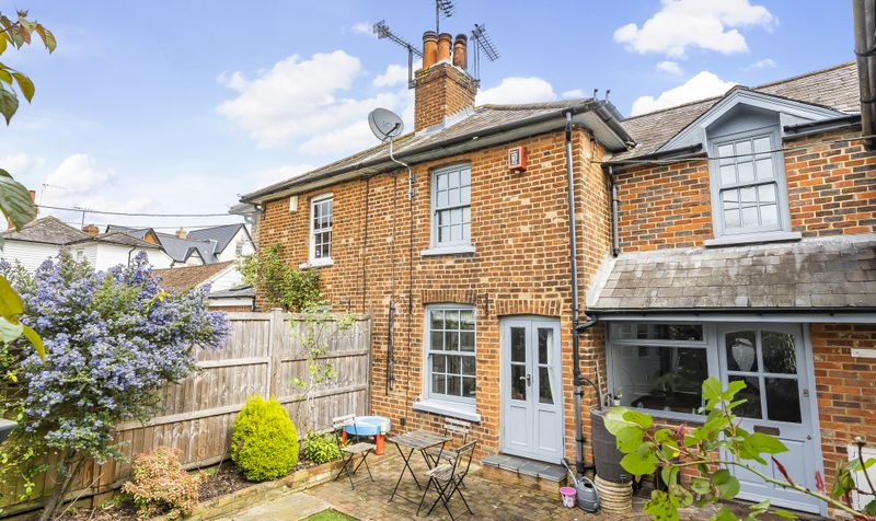 Middle Road, Leatherhead, KT22