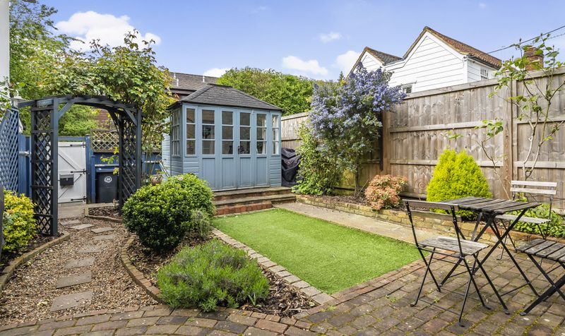 Middle Road, Leatherhead, KT22