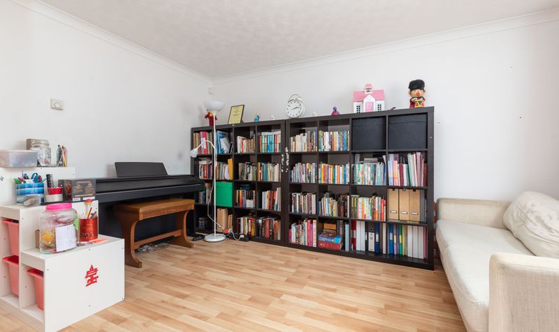 3 Bedroom House For Sale &ndash; Muirfield, Luton, LU2 3