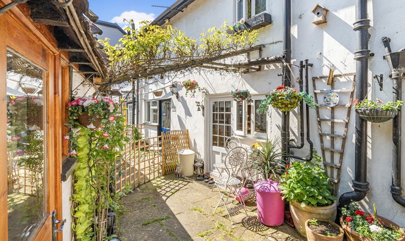 Woodfield Lane, Ashtead, KT21