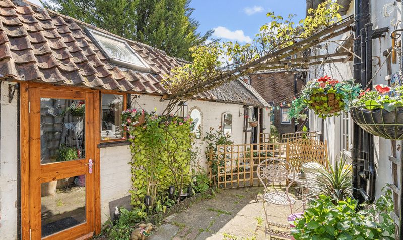 Woodfield Lane, Ashtead, KT21