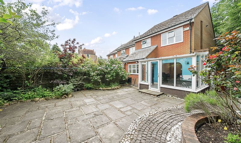 Ladbroke Road, Epsom, KT18