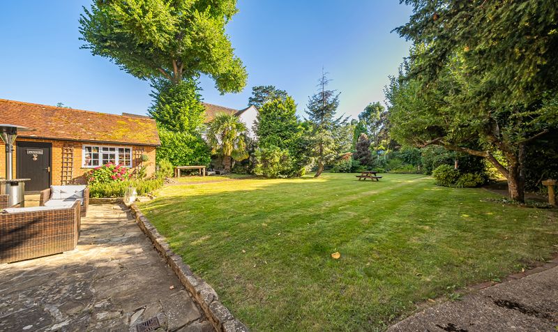 Woodfield Lane, Ashtead, KT21