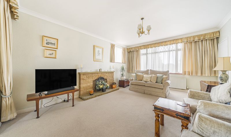 Longdown Lane North, Epsom, KT17