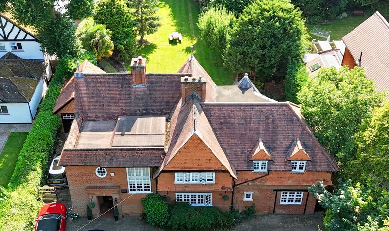 Woodfield Lane, Ashtead, KT21