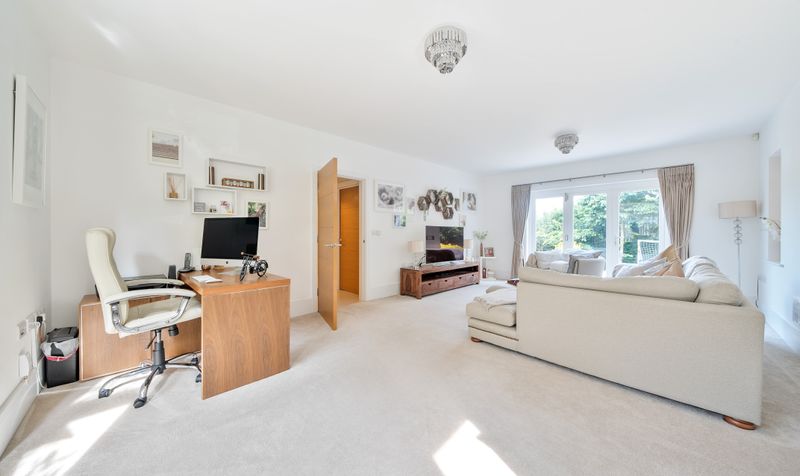 Bishops Grove, Tadworth, KT20