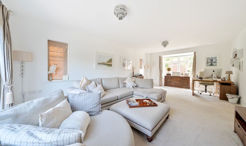 Bishops Grove, Tadworth, KT20