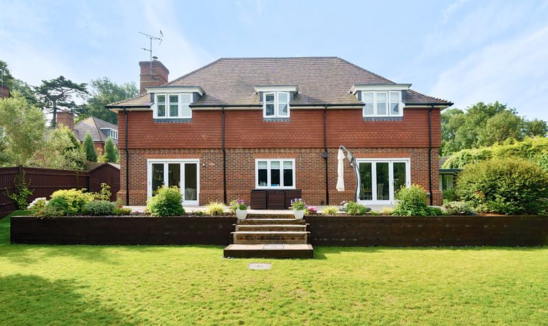 Bishops Grove, Tadworth, KT20