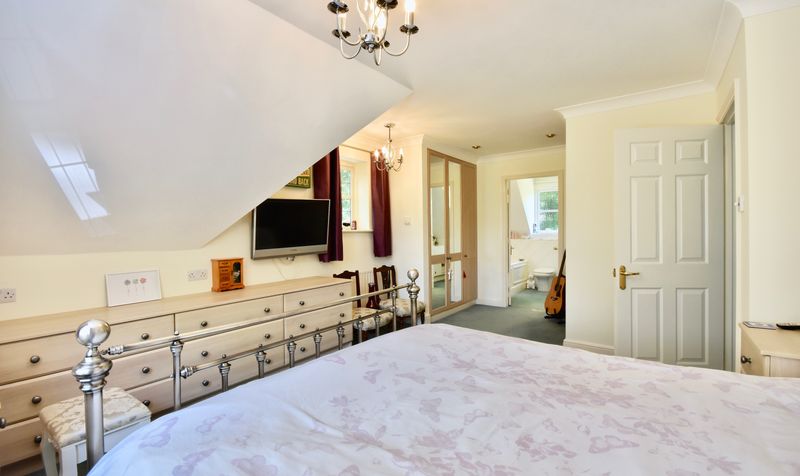 Reigate Road, Leatherhead, KT22