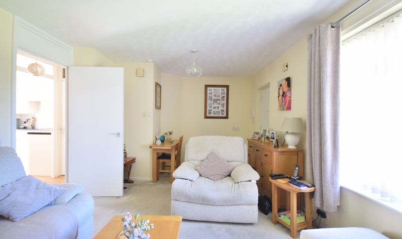 Henbit Close, Rowan Mead Henbit Close, KT20