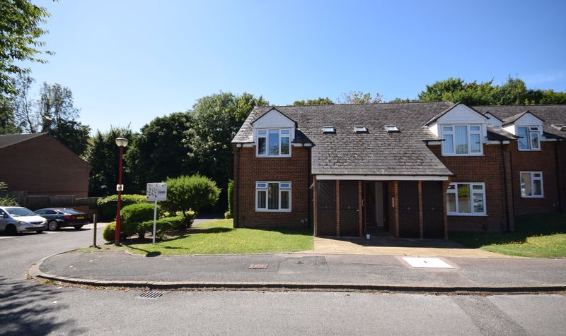 Henbit Close, Rowan Mead Henbit Close, KT20