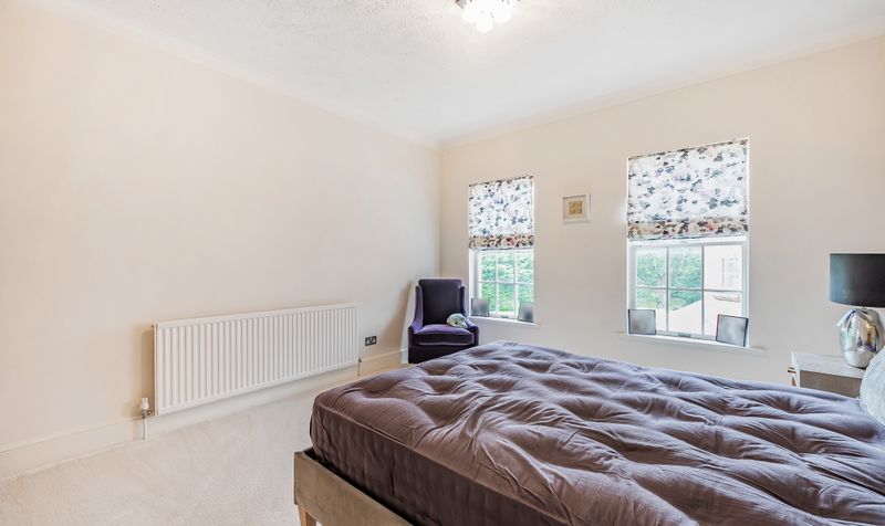 Pachesham Park, Leatherhead, KT22