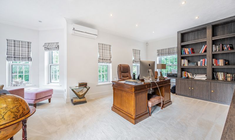 Pachesham Park, Leatherhead, KT22