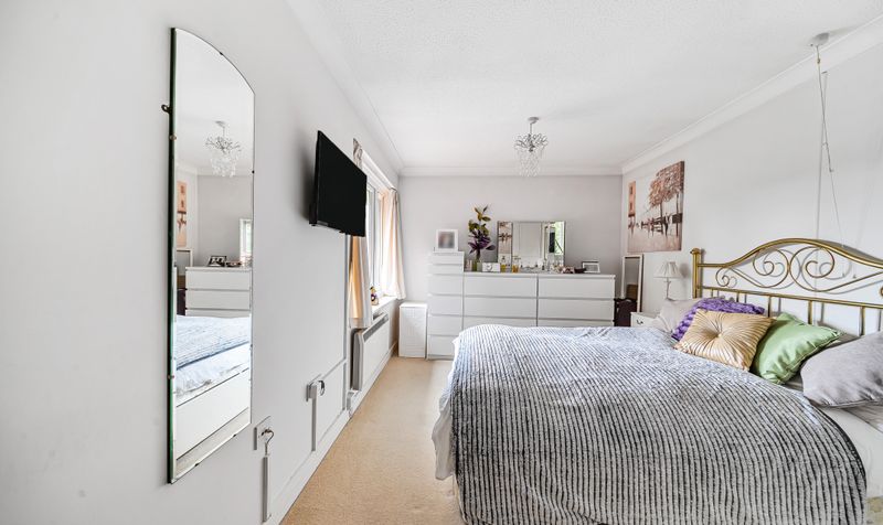 Oakmead Green, Epsom, KT18