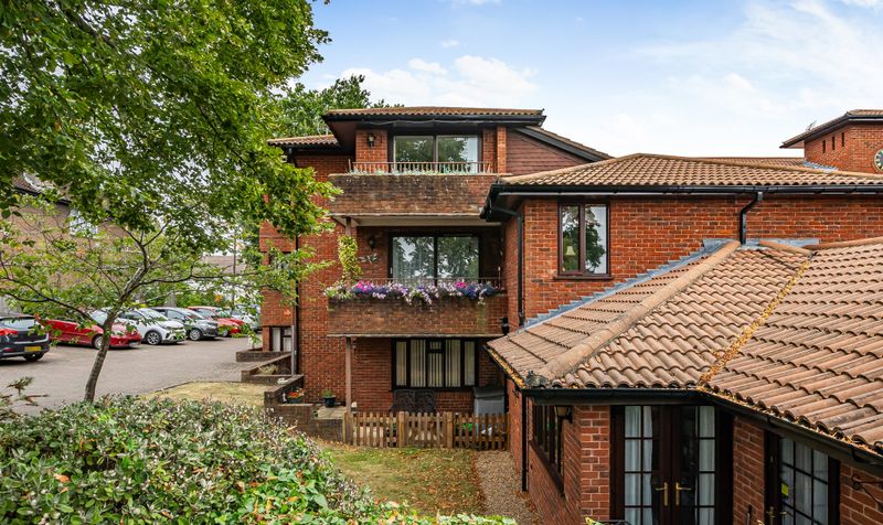 Oakmead Green, Epsom, KT18