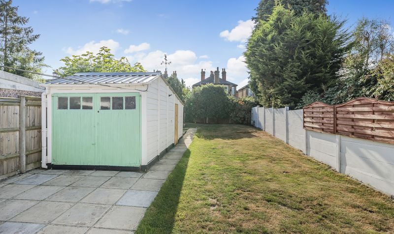 Eastdean Avenue, Epsom, KT18