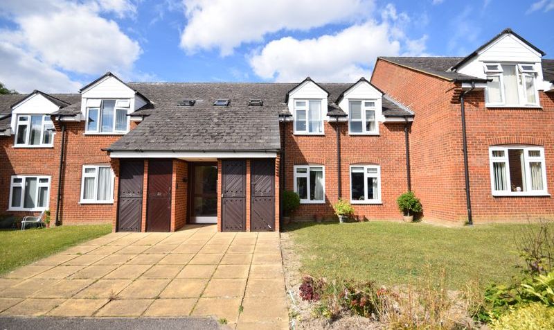 Henbit Close, Rowan Mead Henbit Close, KT20